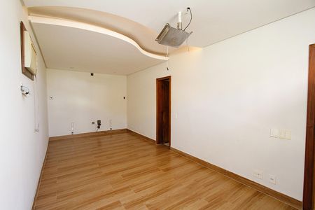 Casa à venda com 294m², 4 quartos e 4 vagasQuarto 1 - Semi Suíte