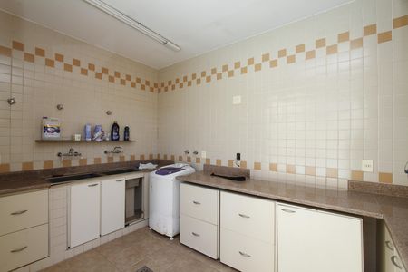 Casa à venda com 294m², 4 quartos e 4 vagasÁrea de Serviço
