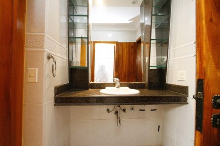 Casa à venda com 294m², 4 quartos e 4 vagasBanheiro do Quarto 1 E 2