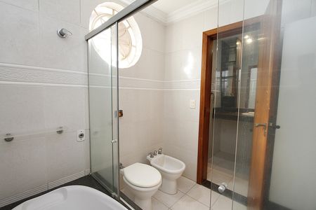 Casa à venda com 294m², 4 quartos e 4 vagasBanheiro do Quarto 1 E 2