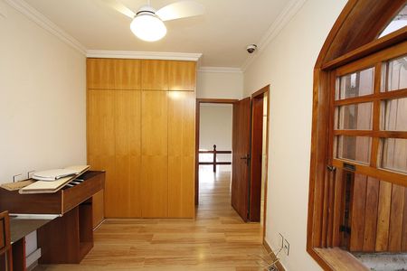 Casa à venda com 294m², 4 quartos e 4 vagasQuarto 4 - Suíte