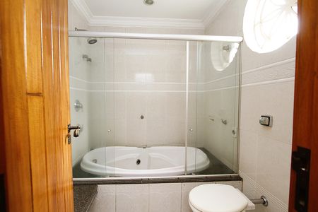 Casa à venda com 294m², 4 quartos e 4 vagasBanheiro do Quarto 1 E 2