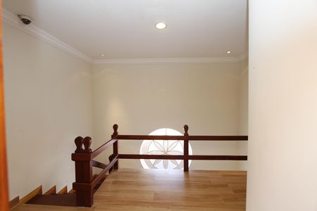 Casa à venda com 294m², 4 quartos e 4 vagasEscada