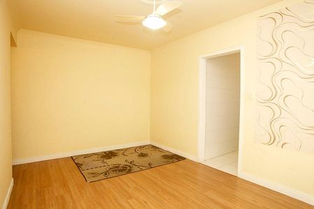 Sala de apartamento à venda com 2 quartos, 60m² em Menino Deus, Porto Alegre