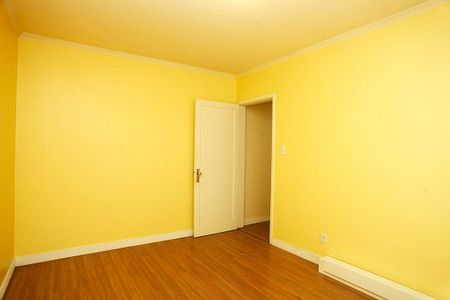 Quarto 2 de apartamento à venda com 2 quartos, 60m² em Menino Deus, Porto Alegre