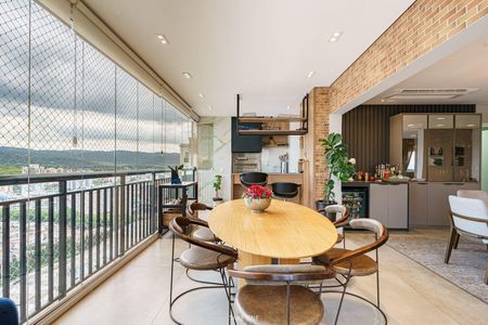 Apartamento à venda com 4 quartos, 287m² em Anhangabaú, Jundiaí