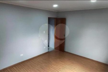 Casa à venda com 6 quartos, 194m² em Jardim Adutora, São Paulo