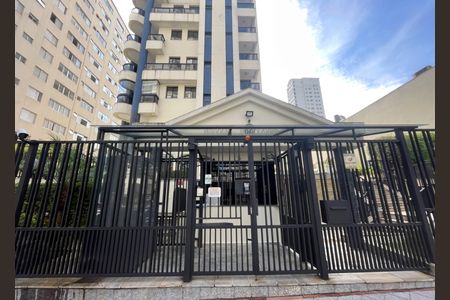 Apartamento à venda com 136m², 3 quartos e 2 vagas Apartamento à venda com 136m², 3 quartos e 2 vagasFachada e portaria
