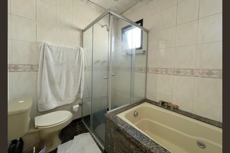 Apartamento à venda com 136m², 3 quartos e 2 vagas Apartamento à venda com 136m², 3 quartos e 2 vagasBanheiro suite