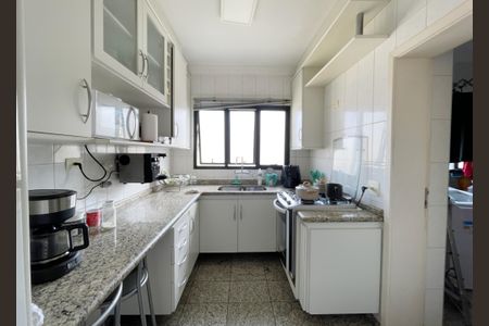 Apartamento à venda com 136m², 3 quartos e 2 vagas Apartamento à venda com 136m², 3 quartos e 2 vagasCozinha - Armários