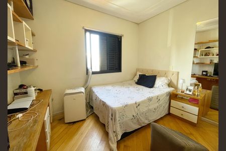 Apartamento à venda com 136m², 3 quartos e 2 vagas Apartamento à venda com 136m², 3 quartos e 2 vagasQuarto 2