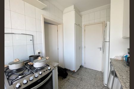 Apartamento à venda com 136m², 3 quartos e 2 vagas Apartamento à venda com 136m², 3 quartos e 2 vagasCozinha - Armários