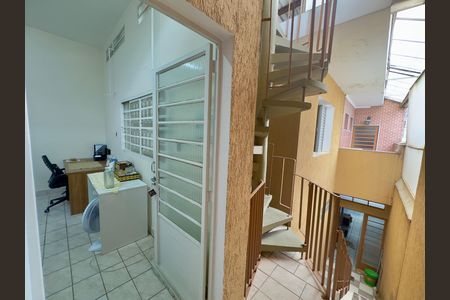 Casa à venda com 133m², 3 quartos e 2 vagas Casa à venda com 133m², 3 quartos e 2 vagasEscritório