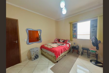Casa à venda com 133m², 3 quartos e 2 vagas Casa à venda com 133m², 3 quartos e 2 vagasQuarto 1