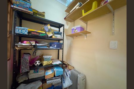 Casa à venda com 133m², 3 quartos e 2 vagas Casa à venda com 133m², 3 quartos e 2 vagasCloset quarto 1
