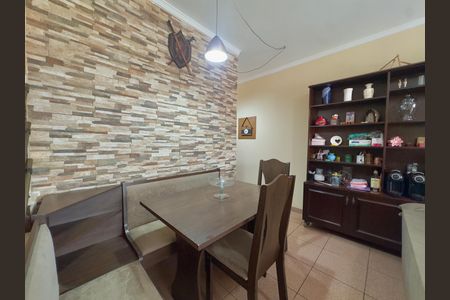 Casa à venda com 133m², 3 quartos e 2 vagas Casa à venda com 133m², 3 quartos e 2 vagasSala de Jantar