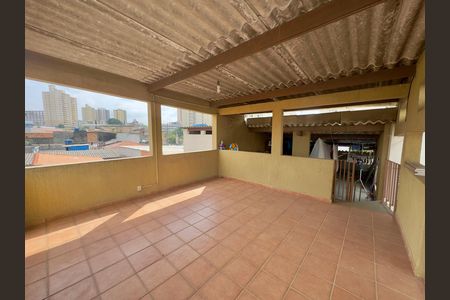 Casa à venda com 133m², 3 quartos e 2 vagas Casa à venda com 133m², 3 quartos e 2 vagasTerraço