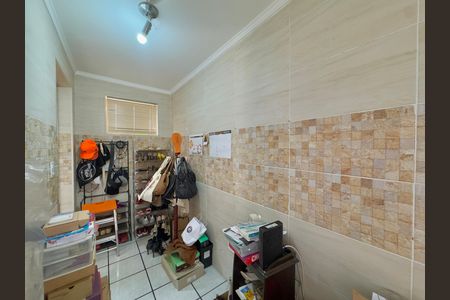 Casa à venda com 133m², 3 quartos e 2 vagas Casa à venda com 133m², 3 quartos e 2 vagasCloset do quarto 2