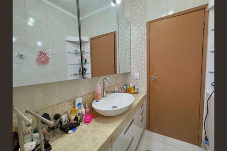 Casa à venda com 133m², 3 quartos e 2 vagas Casa à venda com 133m², 3 quartos e 2 vagasBanheiro 1