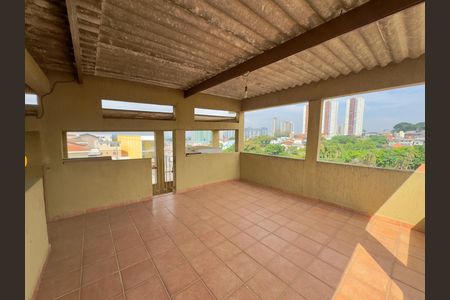 Casa à venda com 133m², 3 quartos e 2 vagas Casa à venda com 133m², 3 quartos e 2 vagasTerraço