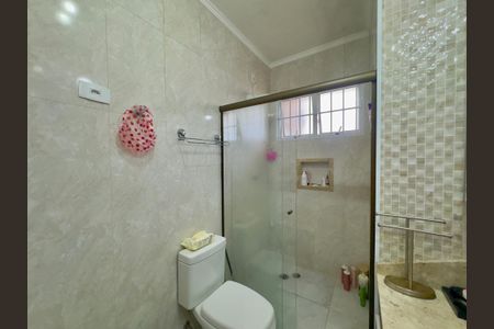 Casa à venda com 133m², 3 quartos e 2 vagas Casa à venda com 133m², 3 quartos e 2 vagasBanheiro 1