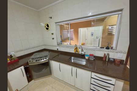 Casa à venda com 133m², 3 quartos e 2 vagas Casa à venda com 133m², 3 quartos e 2 vagasCozinha