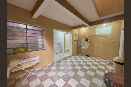 Casa à venda com 133m², 3 quartos e 2 vagas Casa à venda com 133m², 3 quartos e 2 vagasQuintal