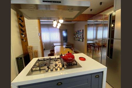 Apartamento à venda com 130m², 4 quartos e 3 vagas