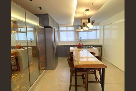 Apartamento à venda com 130m², 4 quartos e 3 vagas