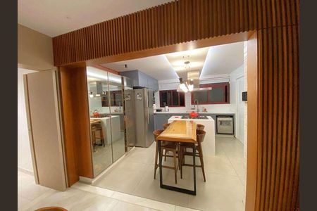 Apartamento à venda com 130m², 4 quartos e 3 vagas