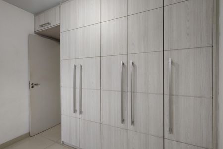 Apartamento à venda com 56m², 2 quartos e 1 vagaQuarto 1 - Armários
