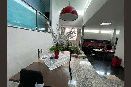 Casa à venda com 4 quartos, 540m² em Buritis, Belo Horizonte