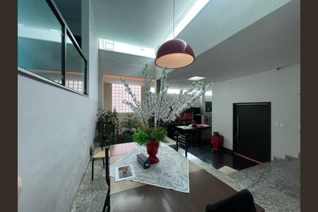 Casa à venda com 4 quartos, 540m² em Buritis, Belo Horizonte