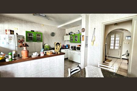 Casa à venda com 250m², 3 quartos e 3 vagas