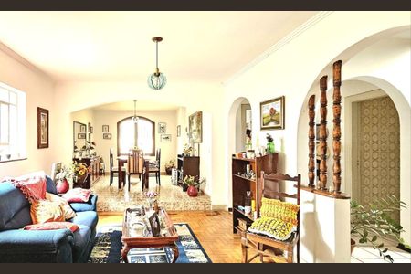 Casa à venda com 3 quartos, 250m² em Pacaembu, São Paulo