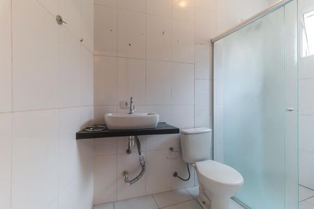 Casa de condomínio para alugar com 100m², 3 quartos e 2 vagasBanheiro da Suíte