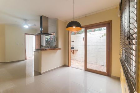 Casa de condomínio para alugar com 100m², 3 quartos e 2 vagasSala