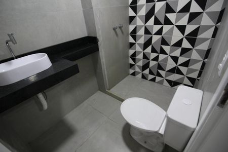 Casa de condomínio à venda com 150m², 4 quartos e 1 vagaBanheiro Social