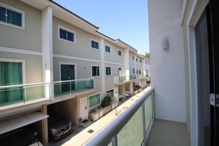 Casa de condomínio à venda com 150m², 4 quartos e 1 vagaQuarto 3 - Varanda e vista
