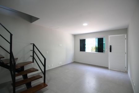 Casa de condomínio à venda com 150m², 4 quartos e 1 vagaSala 1