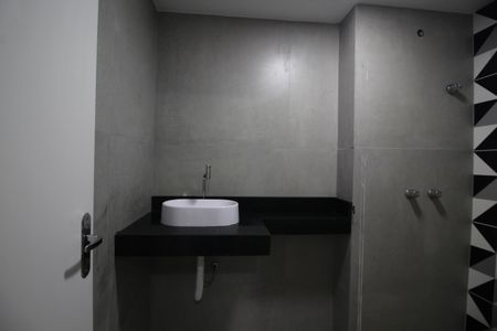 Casa de condomínio à venda com 150m², 4 quartos e 1 vagaBanheiro Social