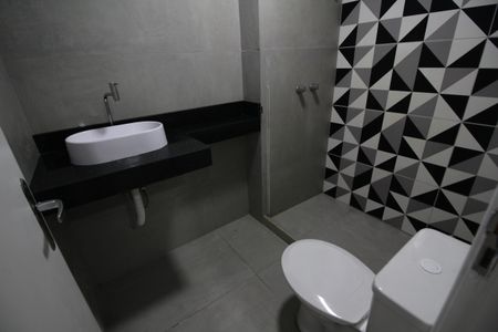 Casa de condomínio à venda com 150m², 4 quartos e 1 vagaBanheiro Social
