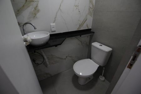 Casa de condomínio à venda com 150m², 4 quartos e 1 vagaLavabo