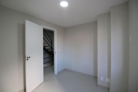 Casa de condomínio à venda com 150m², 4 quartos e 1 vagaQuarto 2