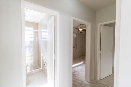 Corredor de apartamento para alugar com 2 quartos, 78m² em Praia de Belas, Porto Alegre