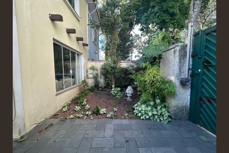 Casa à venda com 232m², 3 quartos e 5 vagas