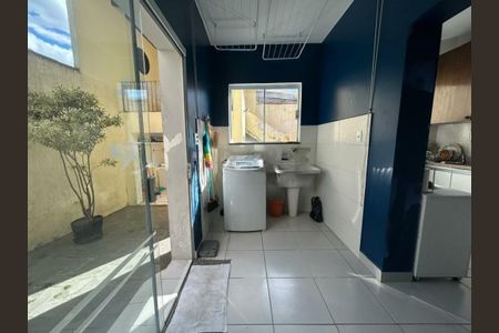 Casa à venda com 232m², 3 quartos e 5 vagas