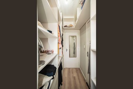 Casa à venda com 160m², 3 quartos e 3 vagasSuíte - Closet