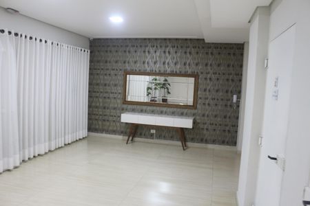 Apartamento para alugar com 70m², 2 quartos e 2 vagasHall social