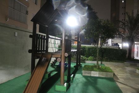 Apartamento para alugar com 70m², 2 quartos e 2 vagasÁrea comum - Playground